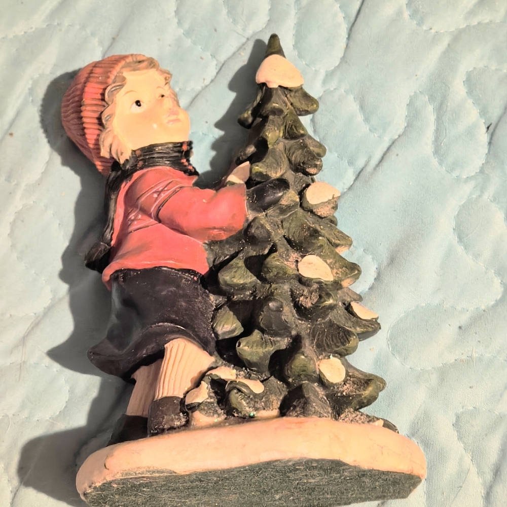 Holiday Figurine with Christmas Tree